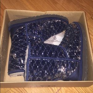 Size 7 sparkly blue UGG boots